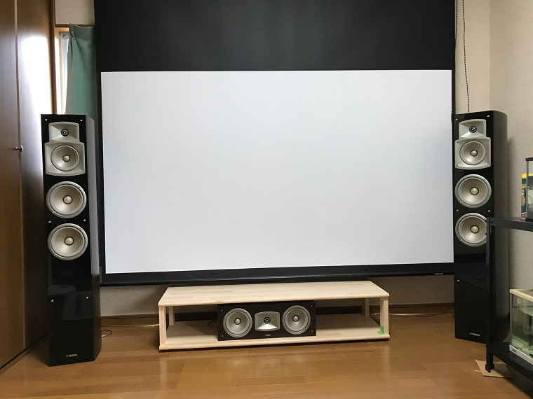 初めてのスクリーン購入です
