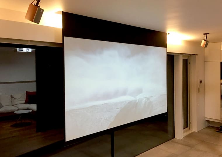 週末には映画鑑賞に浸っています！