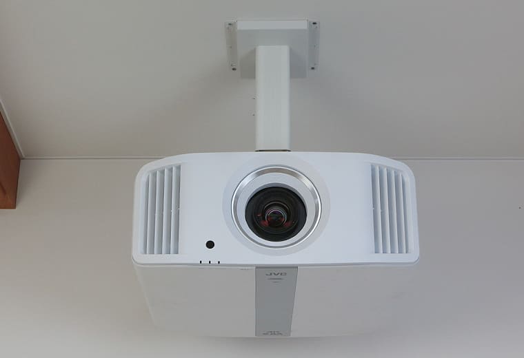 D-ILAプロジェクターDLA-V5にスパイダー3取付完了